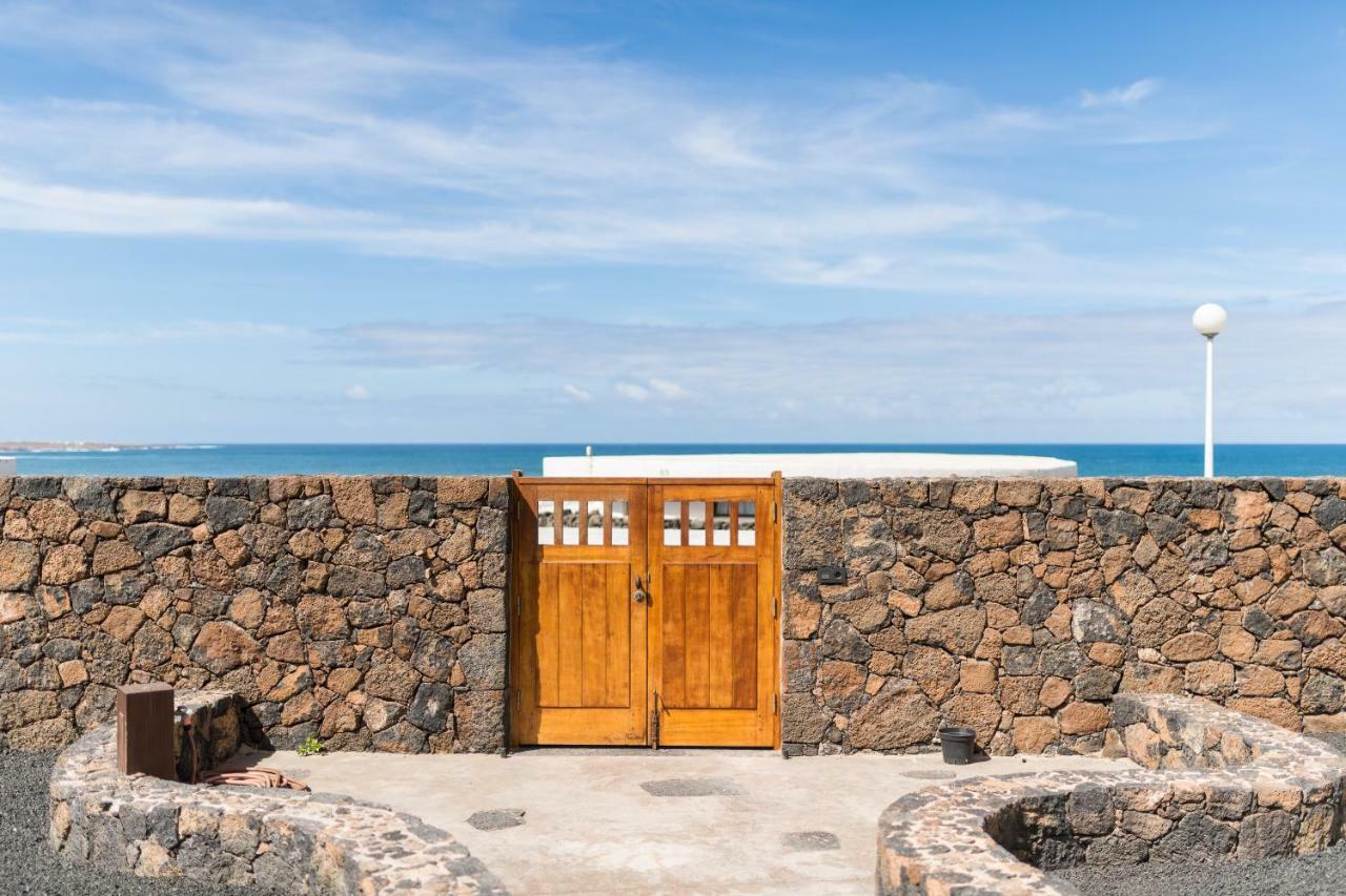 Villa Taguluche Famara Exteriör bild