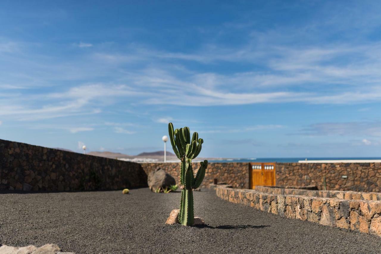 Villa Taguluche Famara Exteriör bild