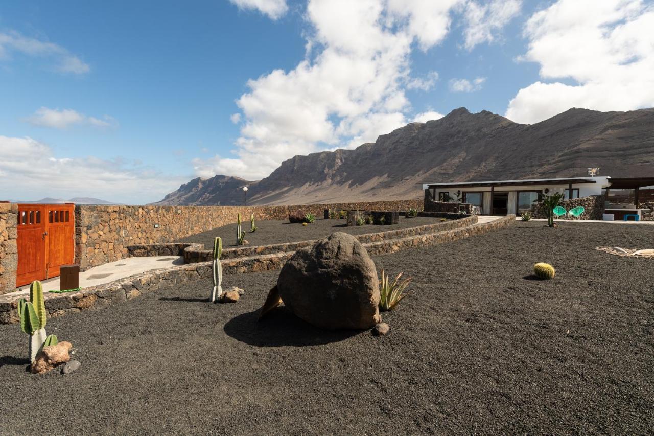 Villa Taguluche Famara Exteriör bild
