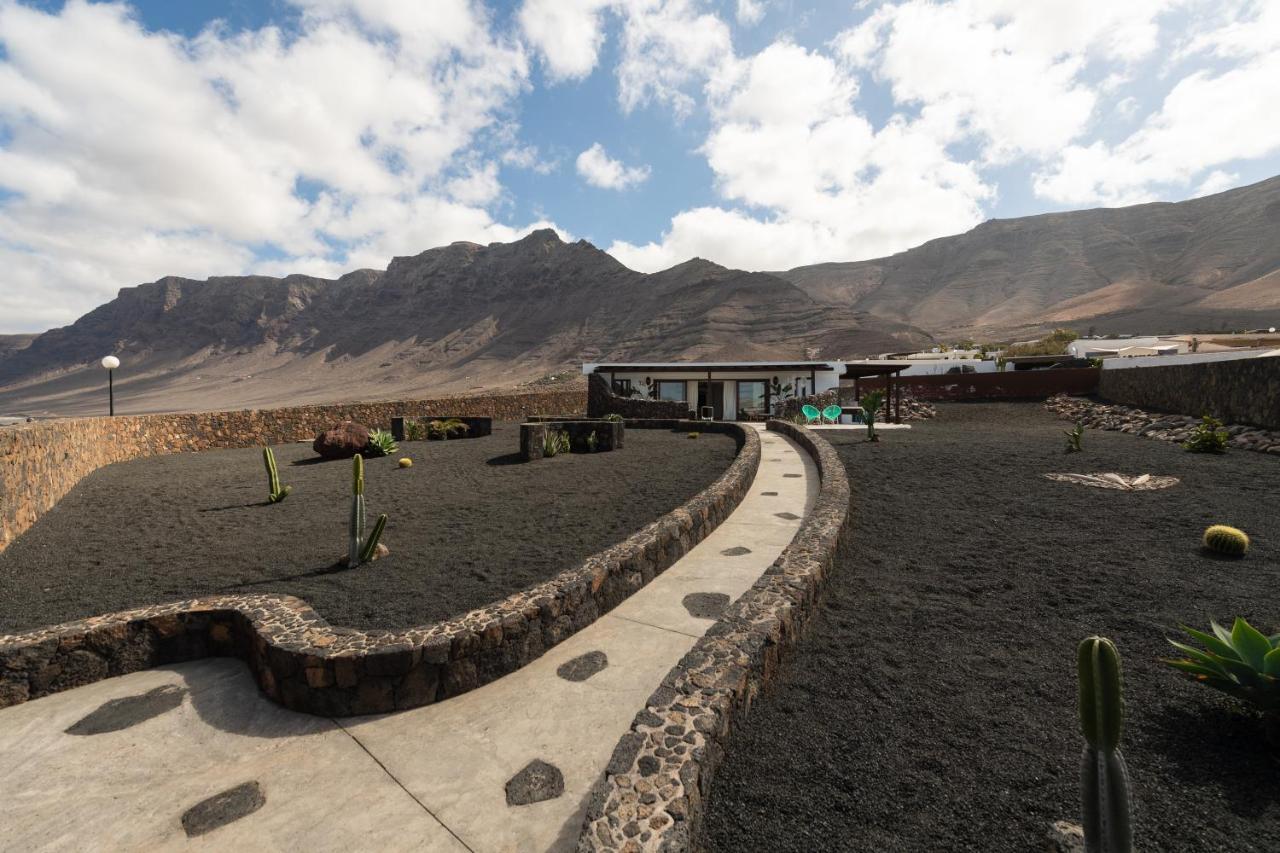 Villa Taguluche Famara Exteriör bild